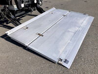 いすゞフォワード冷凍車（冷蔵車）中型（4t）[写真10]