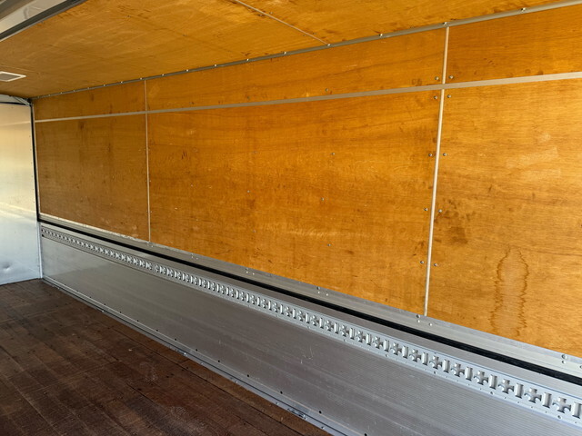 三菱ふそうファイターアルミウイング中型（4t）[写真14]