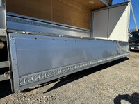 三菱ふそうファイターアルミウイング中型（4t）[写真21]