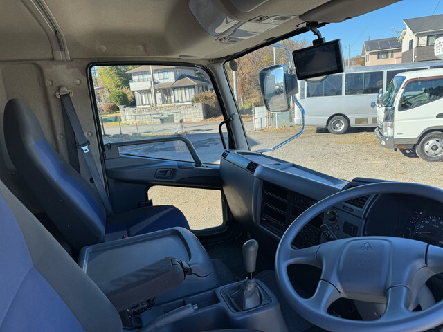 三菱ふそうファイターアルミウイング中型（4t）[写真24]