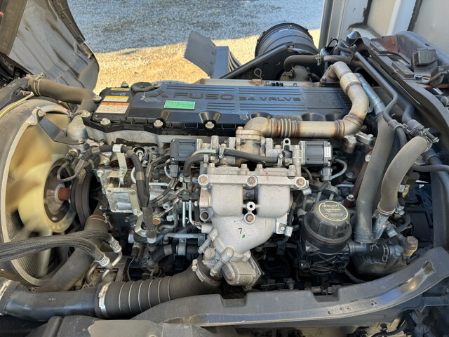 三菱ふそうファイターアルミウイング中型（4t）[写真28]