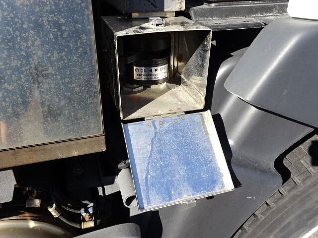 日野プロフィアトレーラーヘッド（トラクターヘッド）大型（10t）[写真11]