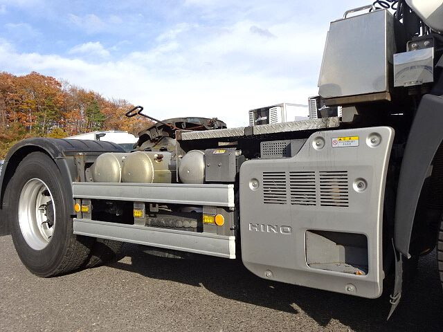 日野プロフィアトレーラーヘッド（トラクターヘッド）大型（10t）[写真17]