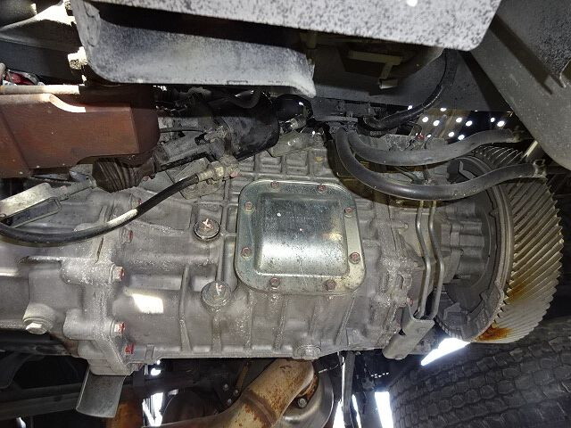 日野プロフィアトレーラーヘッド（トラクターヘッド）大型（10t）[写真18]