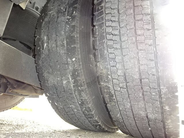 日野プロフィアトレーラーヘッド（トラクターヘッド）大型（10t）[写真22]