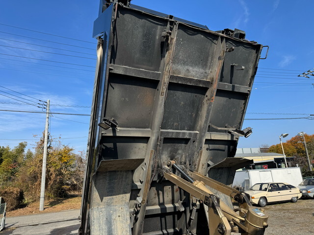 日野レンジャーダンプ中型（4t）[写真19]