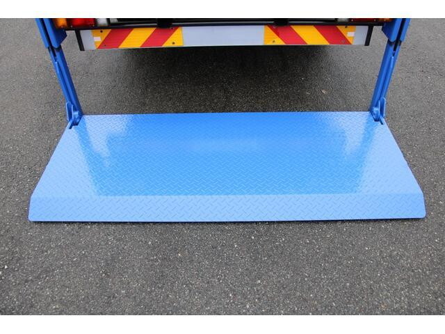 いすゞエルフ平ボディ小型（2t・3t）[写真18]