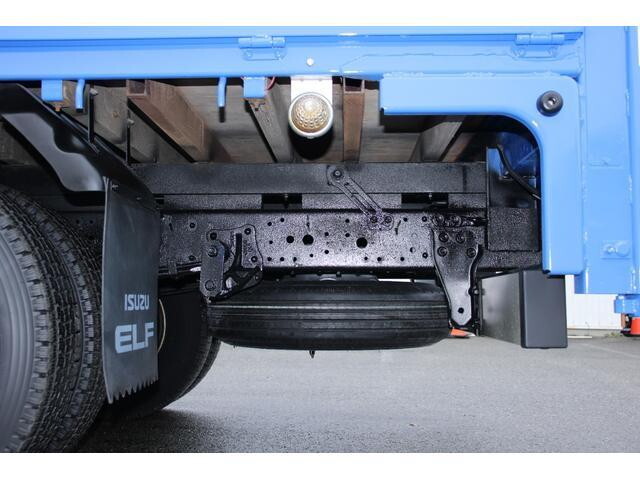 いすゞエルフ平ボディ小型（2t・3t）[写真23]