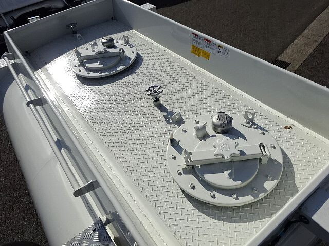 日野デュトロタンク車（タンクローリー）小型（2t・3t）[写真11]