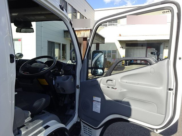 日野デュトロタンク車（タンクローリー）小型（2t・3t）[写真33]