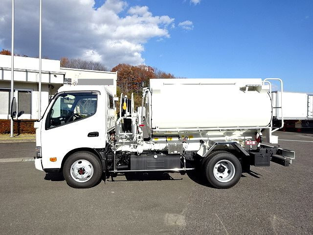 日野デュトロタンク車（タンクローリー）小型（2t・3t）[写真04]