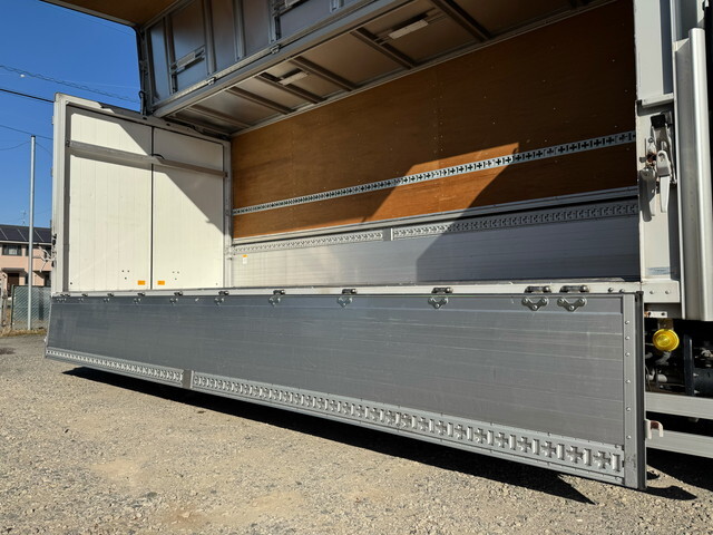 日野レンジャーアルミウイング中型（4t）[写真12]