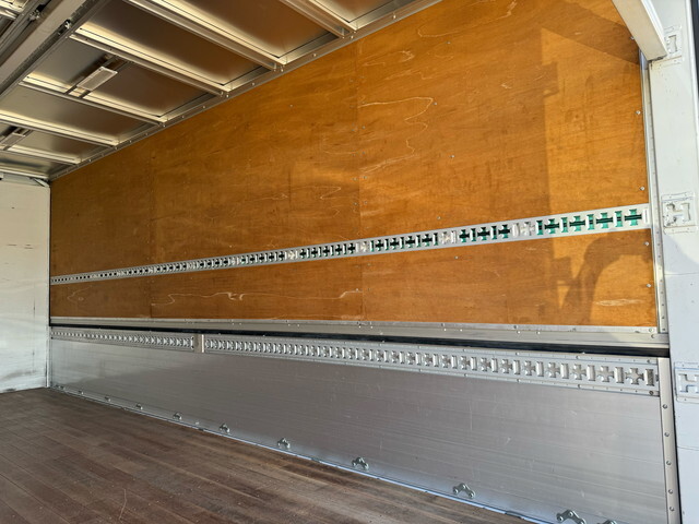 日野レンジャーアルミウイング中型（4t）[写真21]