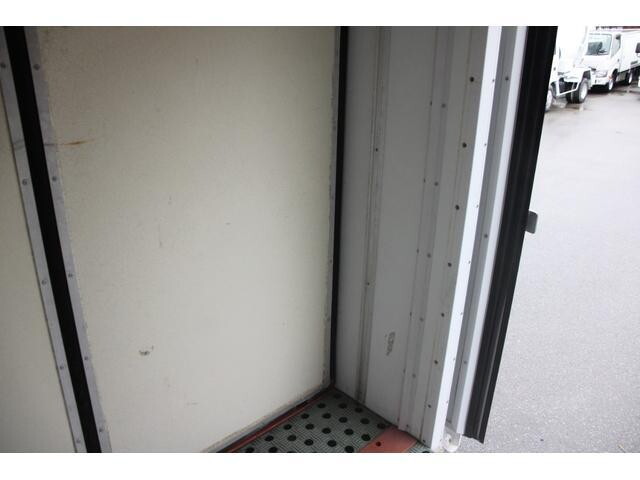 三菱ふそうキャンター冷凍車（冷蔵車）小型（2t・3t）[写真23]