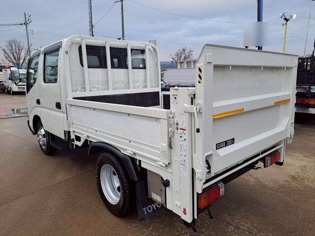 トヨタトヨエース平ボディ小型（2t・3t）[写真02]