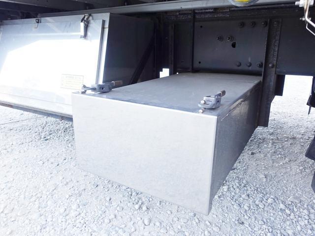 UDトラックスクオンアルミウイング大型（10t）[写真22]