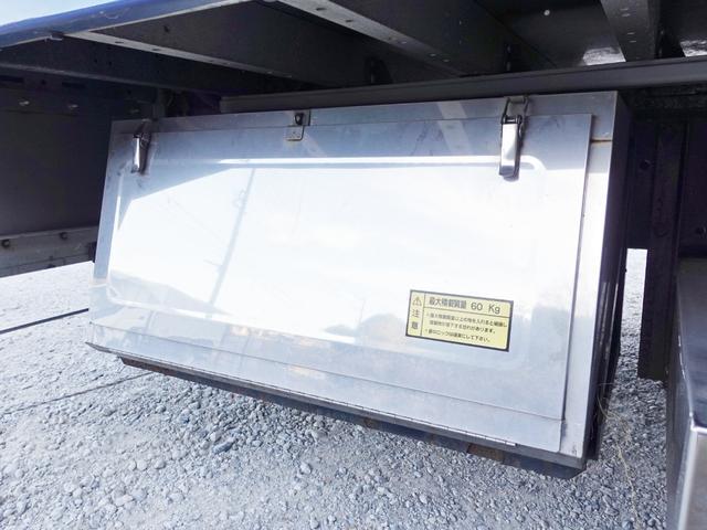 UDトラックスクオンアルミウイング大型（10t）[写真23]