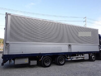 UDトラックスクオンアルミウイング大型（10t）[写真08]