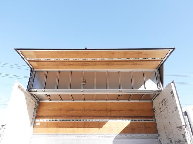 いすゞフォワードアルミウイング中型（4t）[写真14]