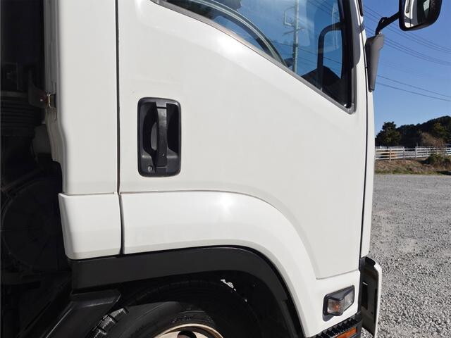 いすゞフォワードアルミウイング中型（4t）[写真06]