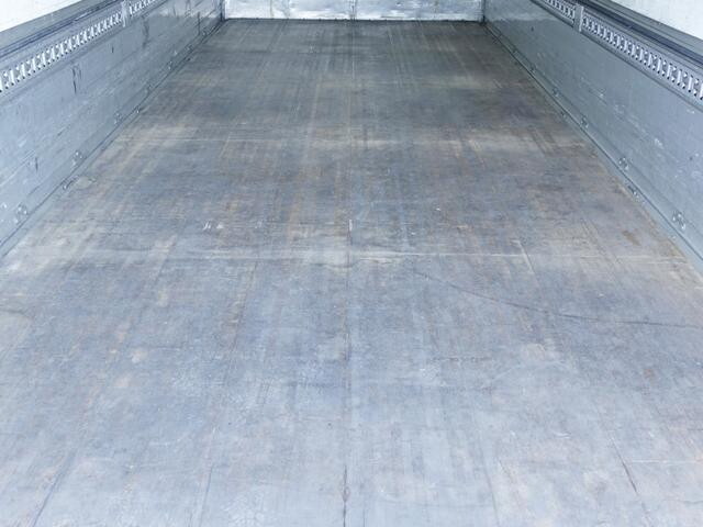 三菱ふそうファイターアルミウイング中型（4t）[写真09]