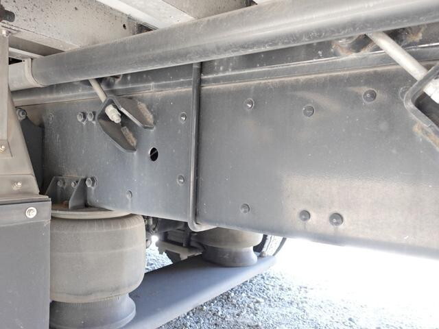 三菱ふそうスーパーグレートアルミウイング大型（10t）[写真26]