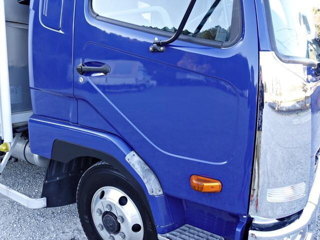 三菱ふそうファイターアルミウイング中型（4t）[写真05]