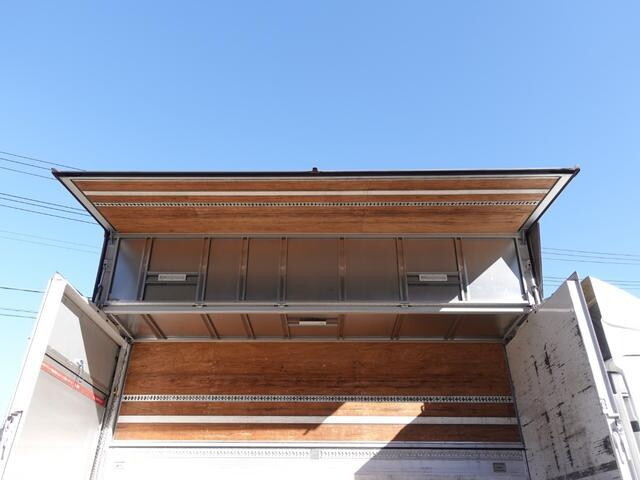 三菱ふそうファイターアルミウイング中型（4t）[写真11]