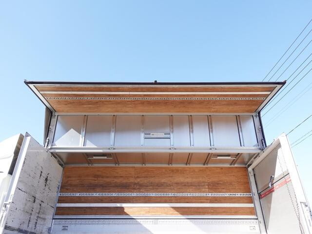 三菱ふそうファイターアルミウイング中型（4t）[写真12]