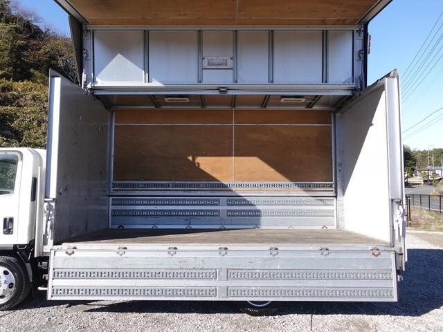 いすゞエルフアルミウイング小型（2t・3t）[写真11]