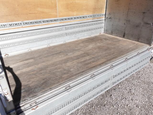 いすゞエルフアルミウイング小型（2t・3t）[写真12]