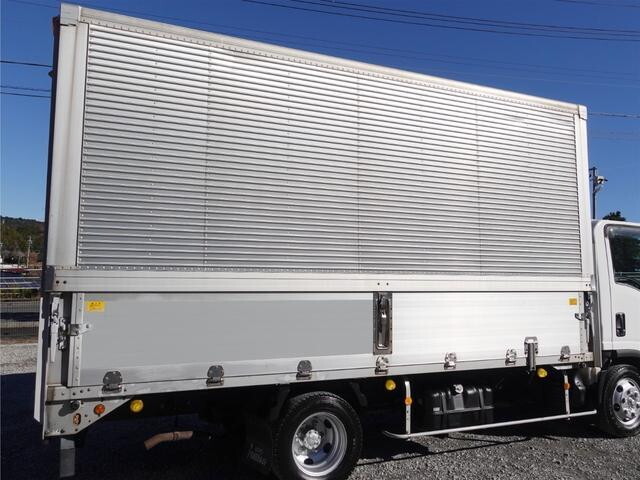 いすゞエルフアルミウイング小型（2t・3t）[写真02]