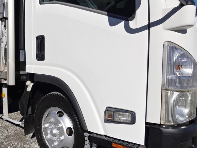 いすゞエルフアルミウイング小型（2t・3t）[写真05]