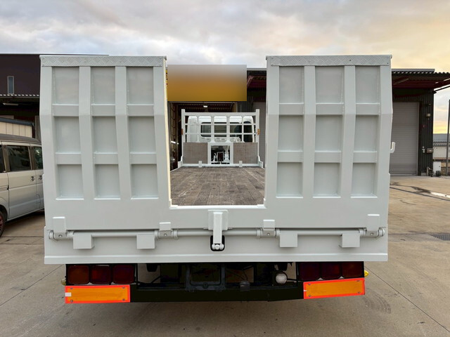 三菱ふそうスーパーグレートセーフティローダー大型（10t）[写真10]