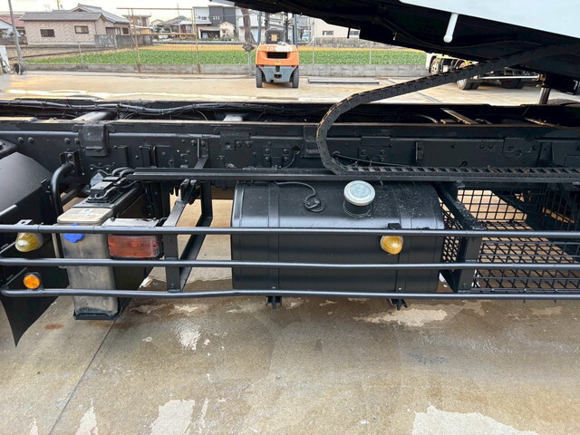 三菱ふそうスーパーグレートセーフティローダー大型（10t）[写真28]