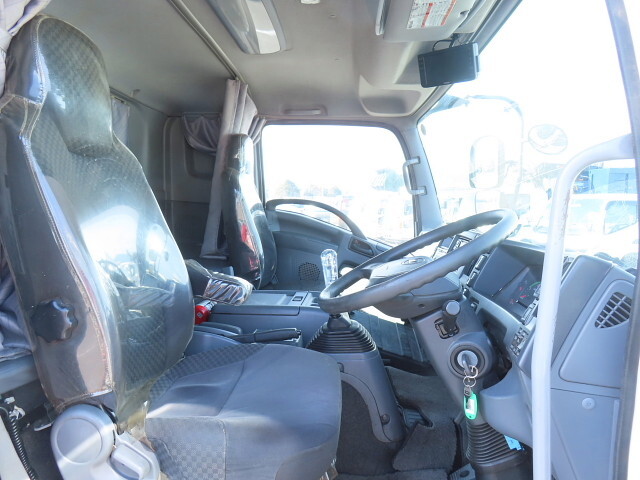 UDトラックスコンドル冷凍車（冷蔵車）中型（4t）[写真20]