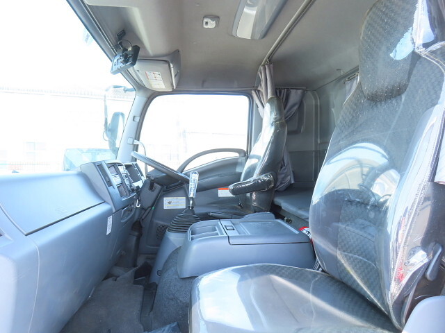 UDトラックスコンドル冷凍車（冷蔵車）中型（4t）[写真21]