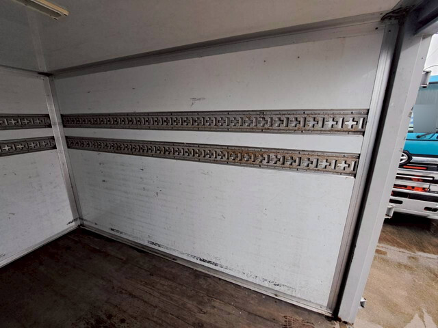 日産アトラスパネルバン小型（2t・3t）[写真17]