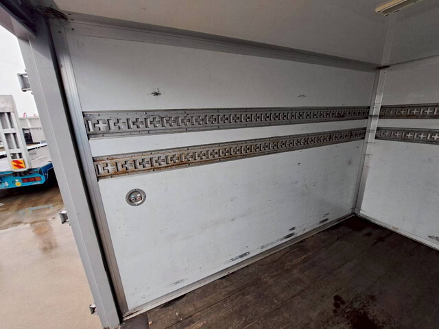 日産アトラスパネルバン小型（2t・3t）[写真18]