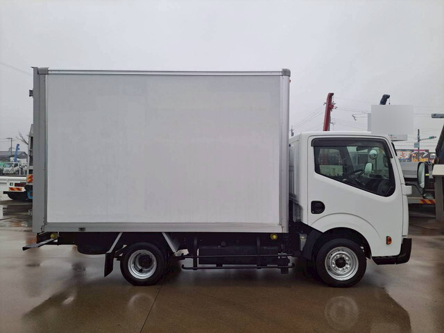 日産アトラスパネルバン小型（2t・3t）[写真08]