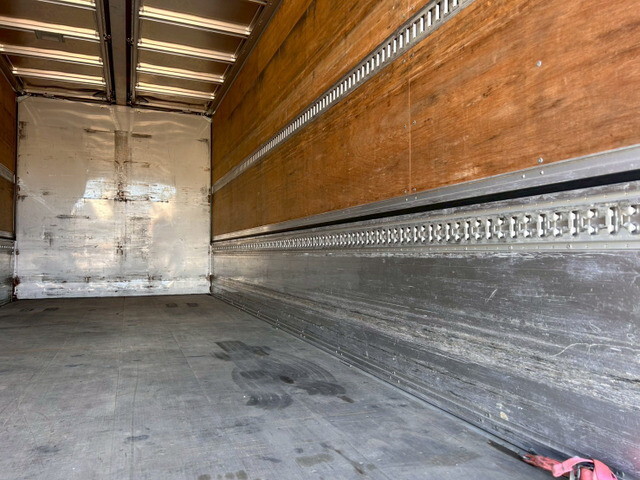 いすゞフォワードアルミウイング増トン（6t・8t）[写真11]