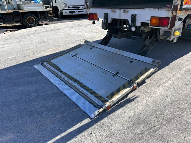 いすゞフォワードアルミウイング増トン（6t・8t）[写真16]