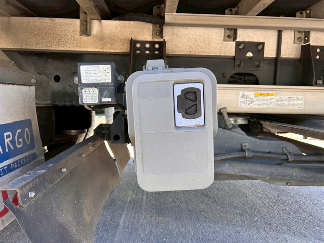 いすゞフォワードアルミウイング増トン（6t・8t）[写真18]