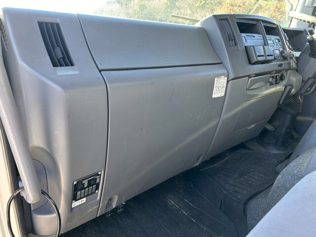 いすゞフォワードアルミウイング増トン（6t・8t）[写真21]