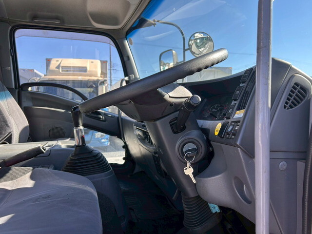 いすゞフォワードアルミウイング増トン（6t・8t）[写真23]