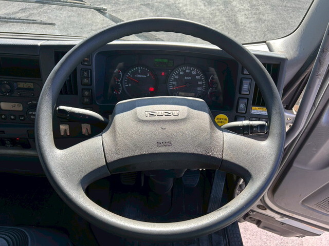 いすゞフォワードアルミウイング増トン（6t・8t）[写真24]