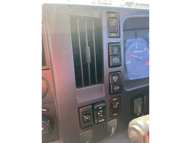 いすゞフォワードアルミウイング増トン（6t・8t）[写真26]