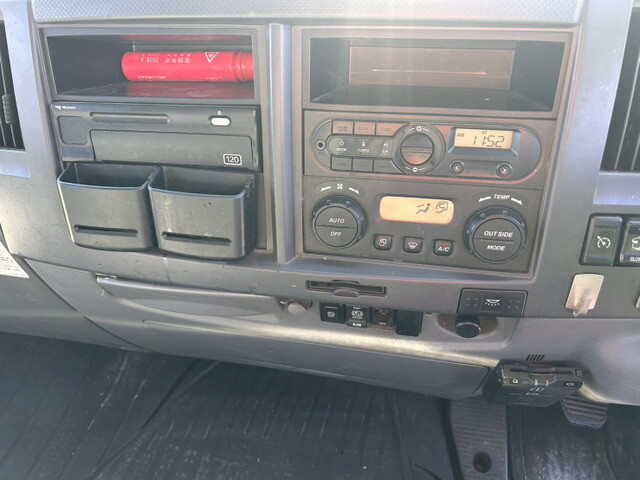 いすゞフォワードアルミウイング増トン（6t・8t）[写真28]