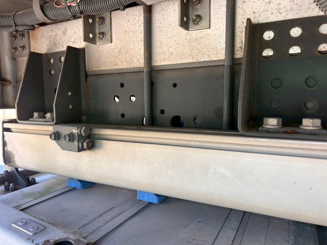 いすゞフォワードアルミウイング増トン（6t・8t）[写真37]