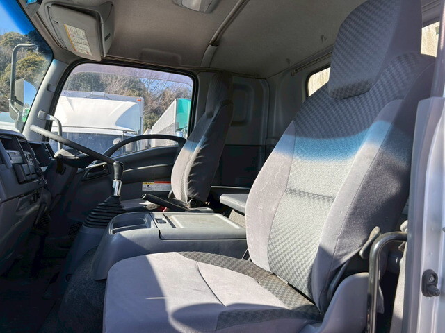 いすゞフォワードアルミウイング増トン（6t・8t）[写真05]